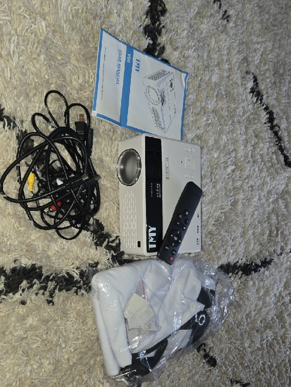 TMY Portable Projector - Picture 2 of 2